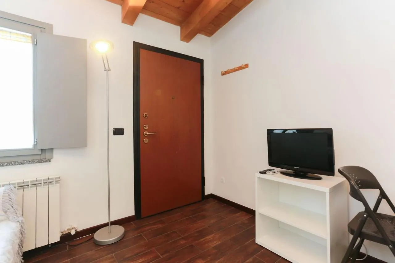 The Best Rent - Pretty Apartment In Milan Italy